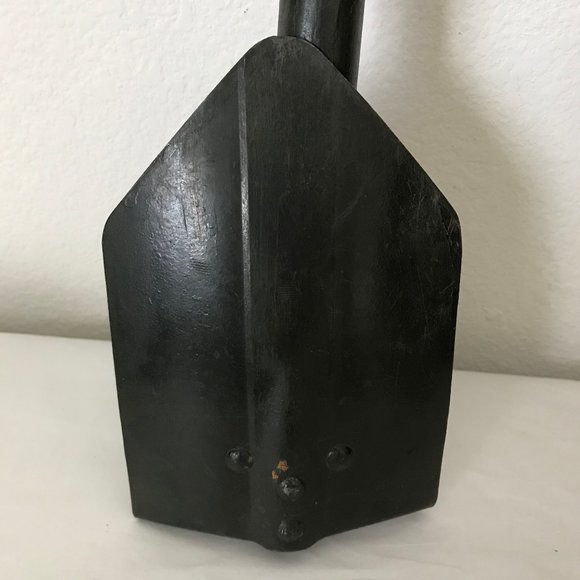 Portable Military Surplus Folding Spade - Picture 8 of 16